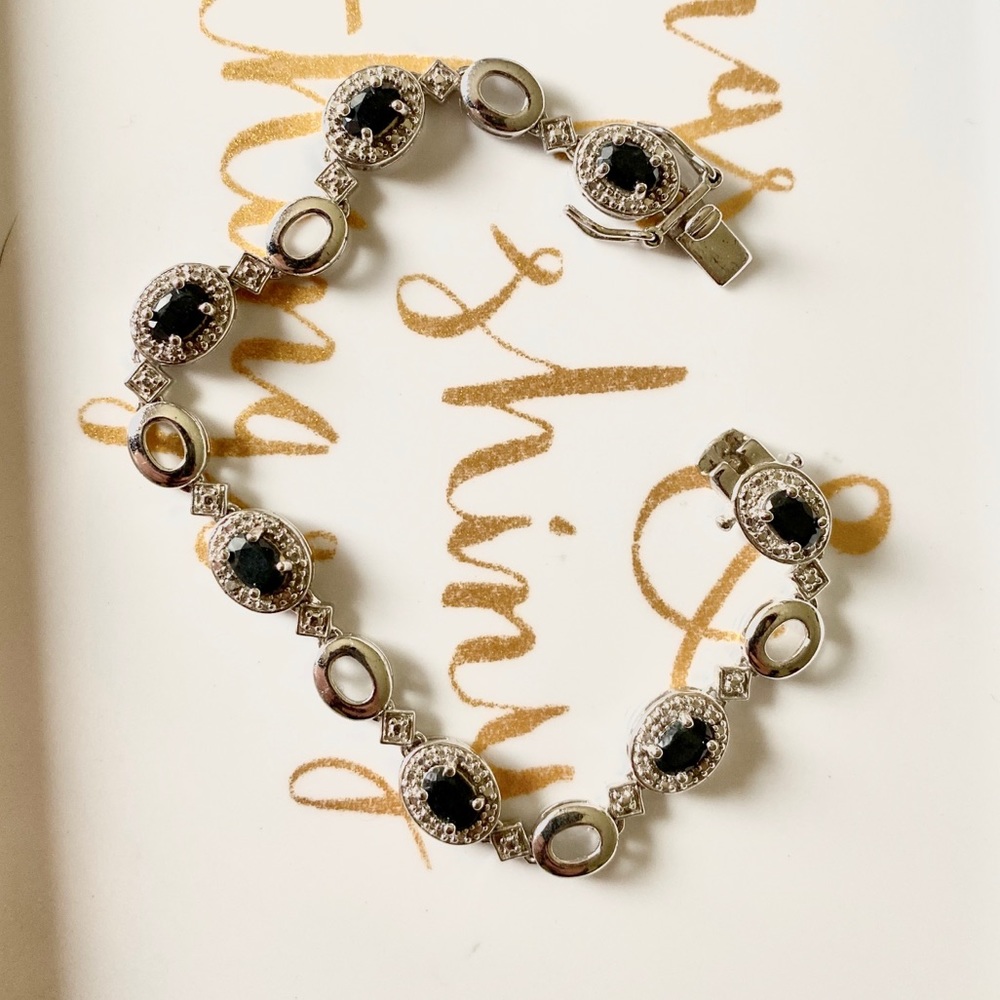 Beautiful blue Dimond bracelet.!